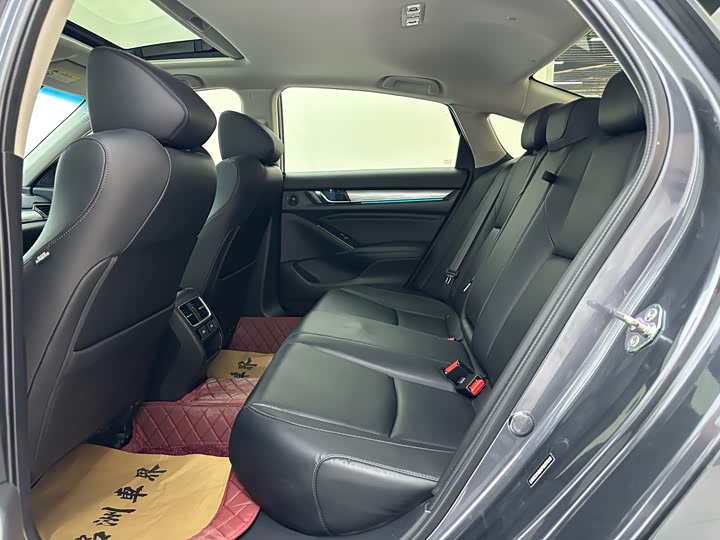 Фото 6 - Honda Accord