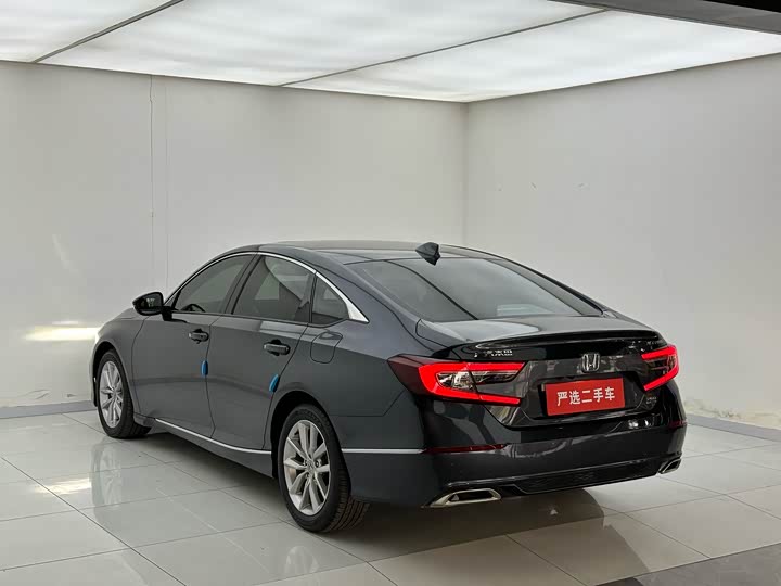 Фото 7 - Honda Accord