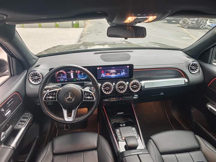 Фото 7 - Mercedes-Benz EQB