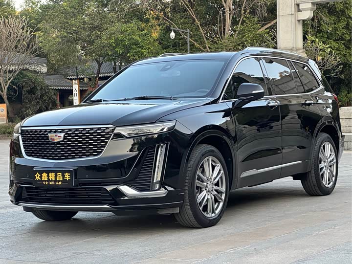 Фото 1 - Cadillac XT6