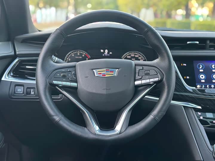 Фото 7 - Cadillac XT6