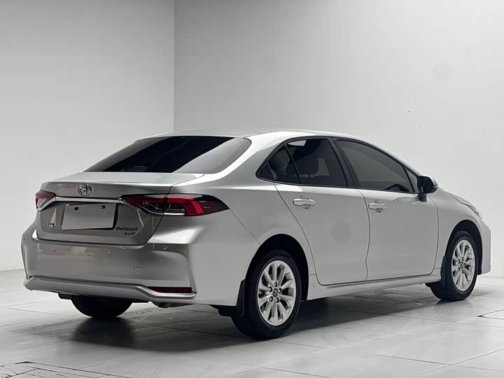 Фото 7 - Toyota Corolla