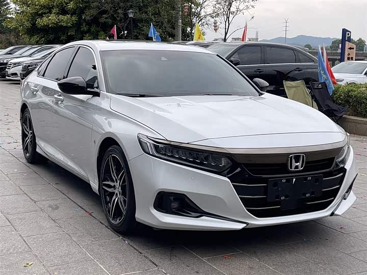 Фото 2 - Honda Accord