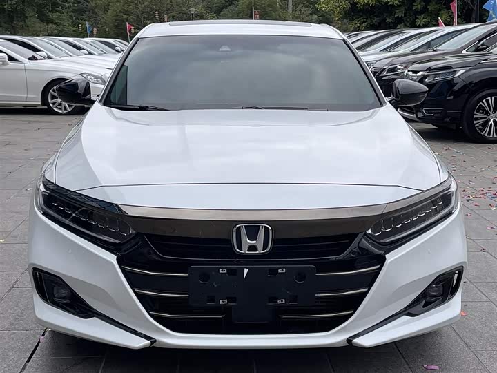 Фото 3 - Honda Accord