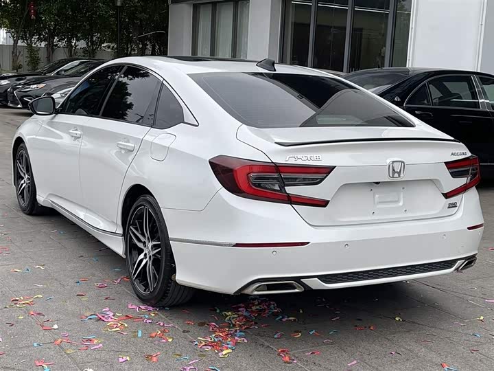 Фото 6 - Honda Accord