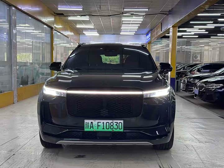 Фото 2 - LiXiang One