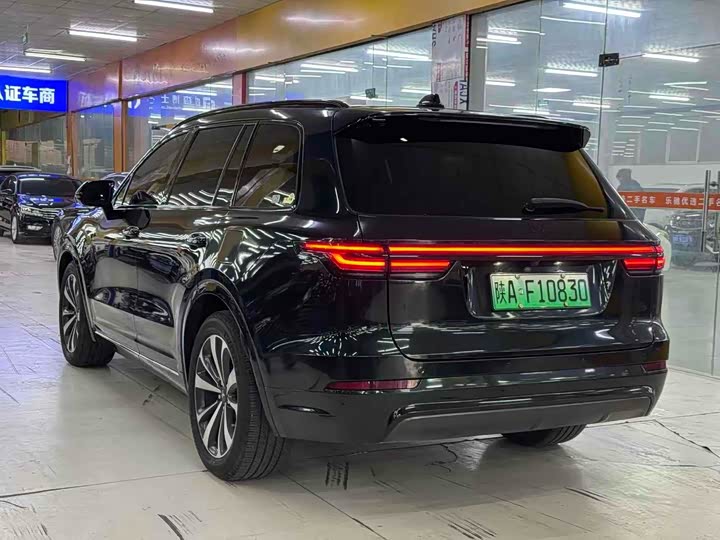 Фото 7 - LiXiang One