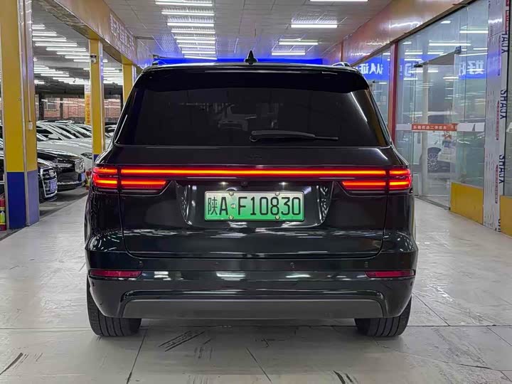 Фото 8 - LiXiang One