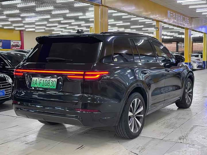 Фото 9 - LiXiang One