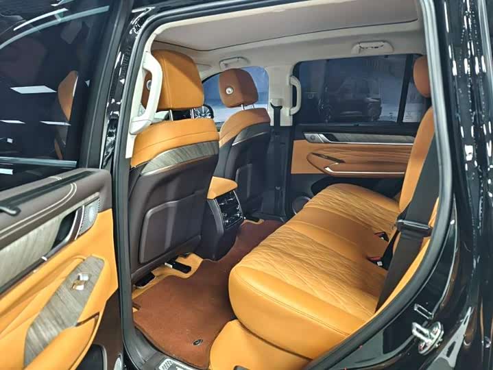 Фото 6 - Tank 500 Hybrid