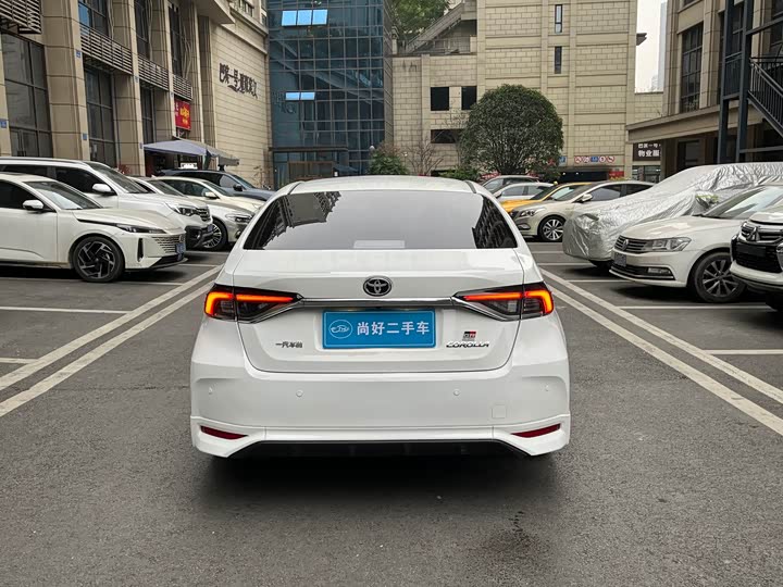 Фото 5 - Toyota Corolla