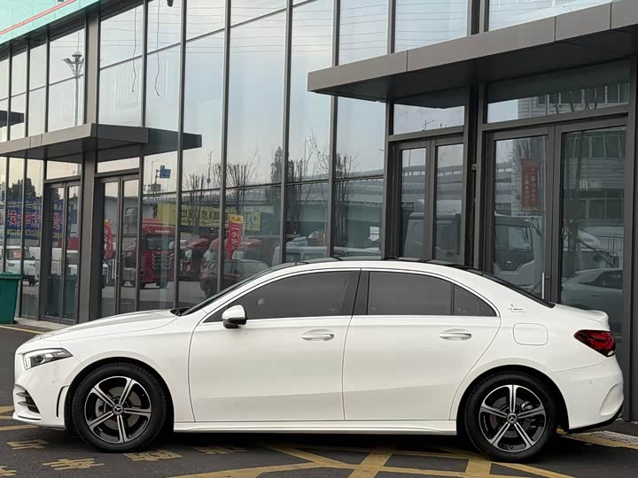 Фото 4 - Mercedes-Benz A-Class