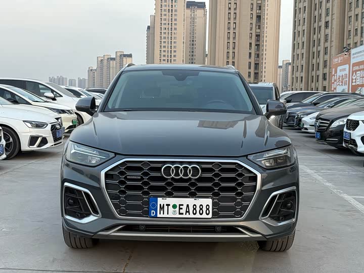 Фото 2 - Audi Q5L