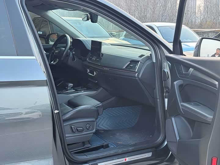 Фото 4 - Audi Q5L