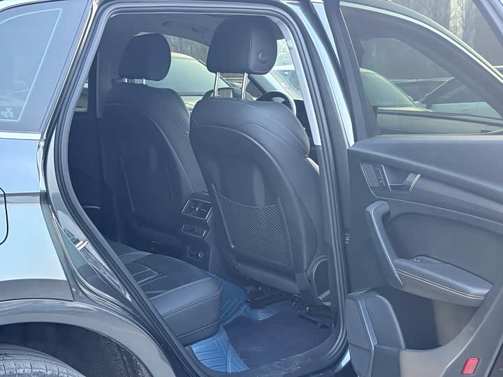 Фото 5 - Audi Q5L