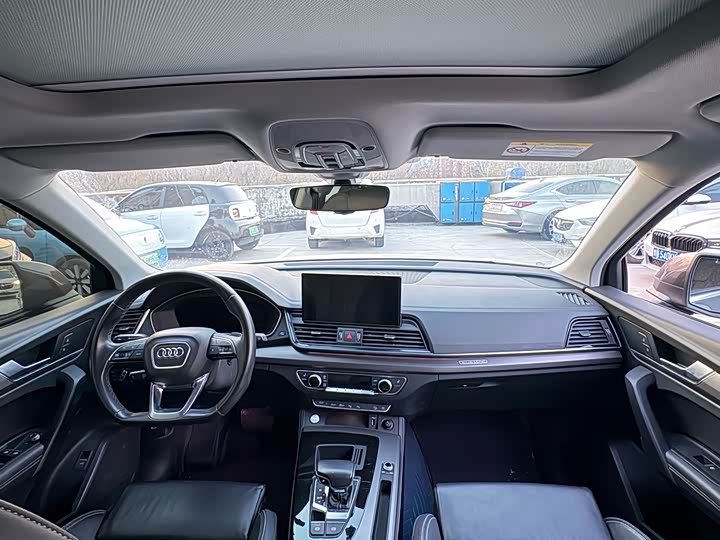 Фото 6 - Audi Q5L