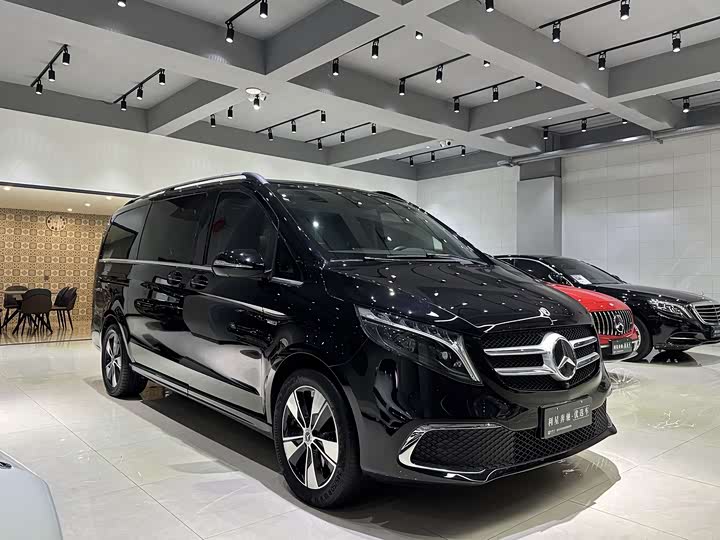 Фото 3 - Mercedes-Benz V-Class
