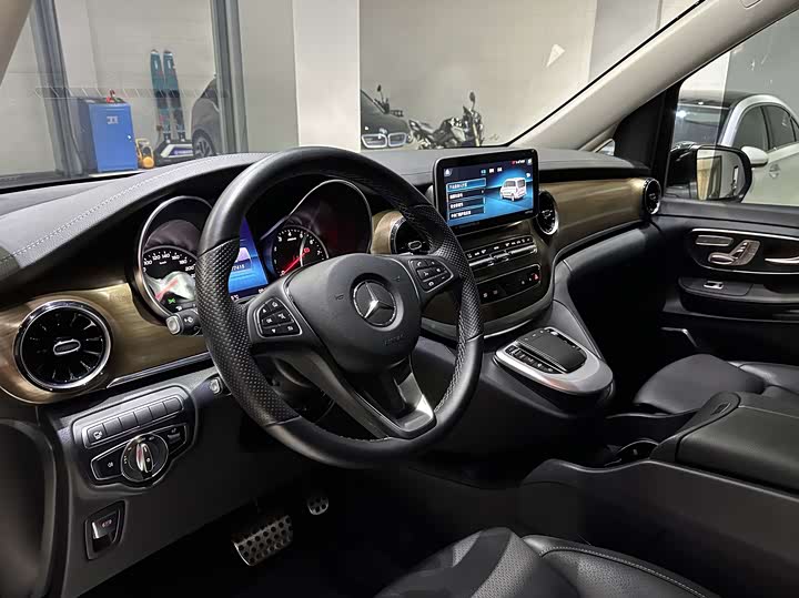 Фото 4 - Mercedes-Benz V-Class