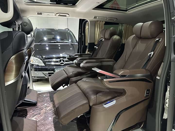 Фото 5 - Mercedes-Benz V-Class