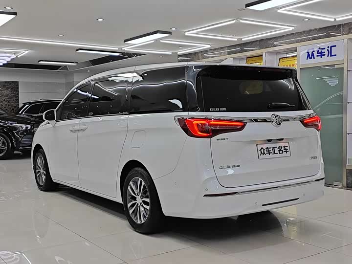 Фото 4 - Buick GL8 ES