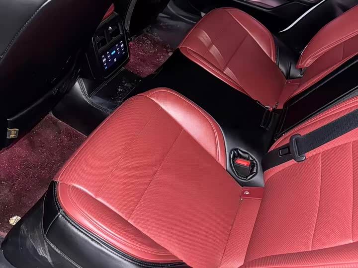 Фото 9 - Porsche Taycan