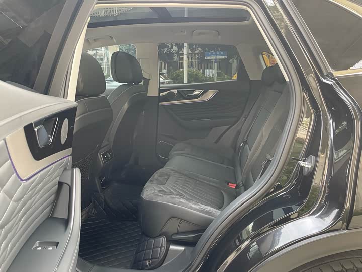 Фото 9 - Hongqi HS5