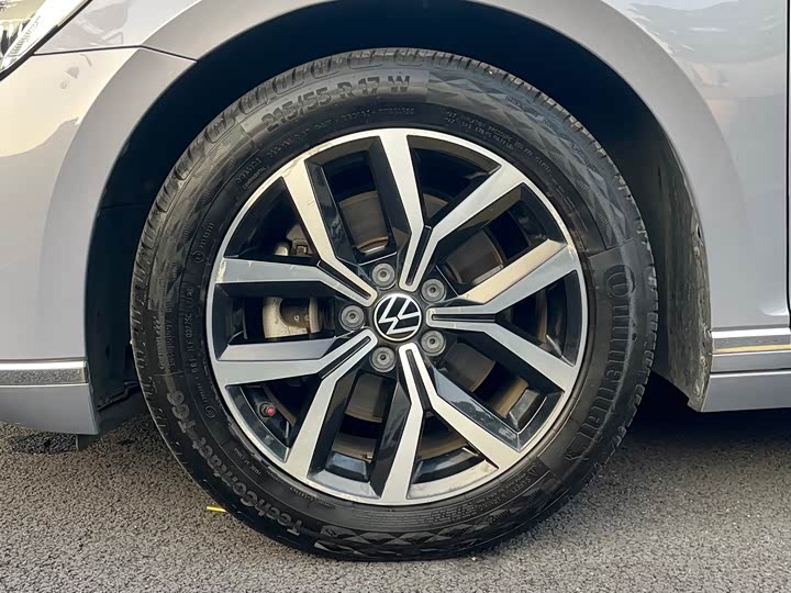 Фото 5 - Volkswagen Magotan