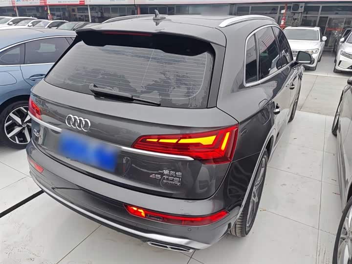 Фото 7 - Audi Q5L