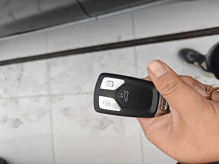 Фото 9 - Audi Q5L