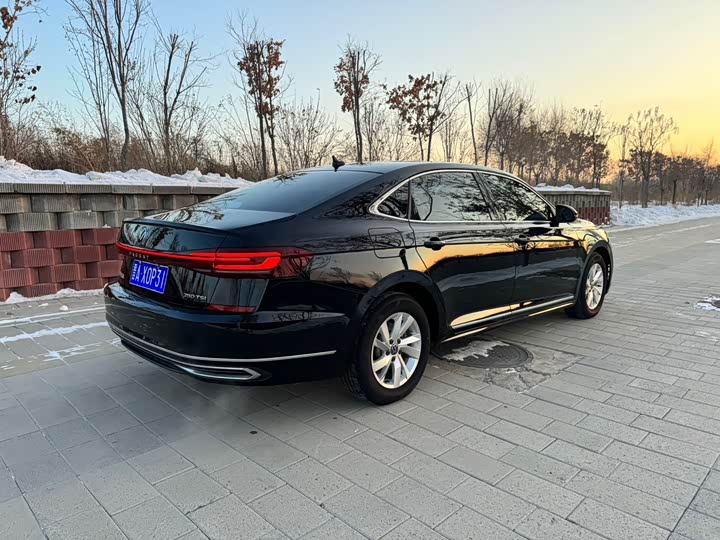 Фото 8 - Volkswagen Passat