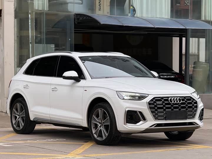 Фото 3 - Audi Q5L