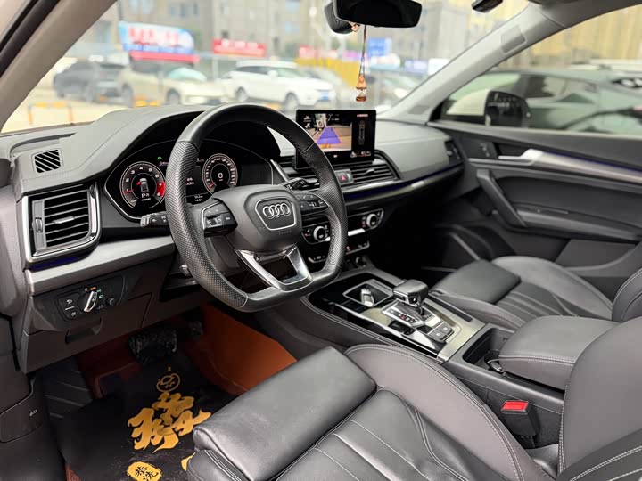 Фото 4 - Audi Q5L