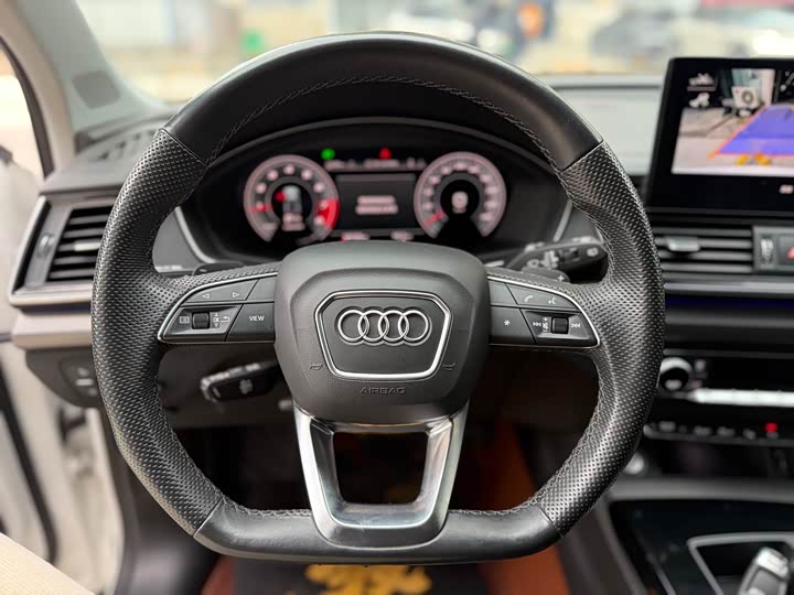 Фото 6 - Audi Q5L