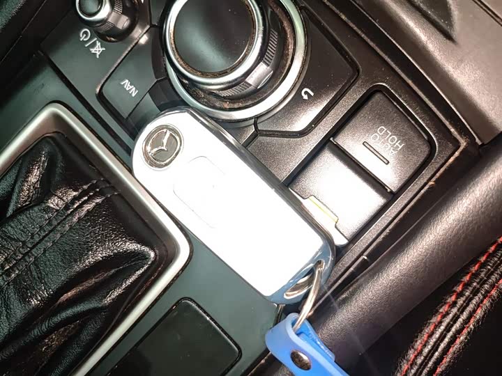 Фото 9 - Mazda CX-4