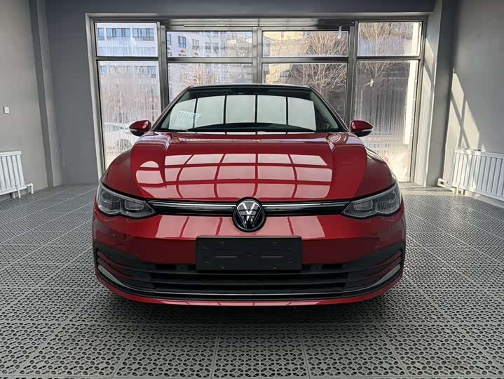 Фото 2 - Volkswagen Golf