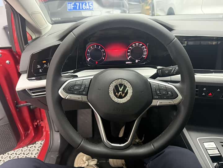 Фото 9 - Volkswagen Golf