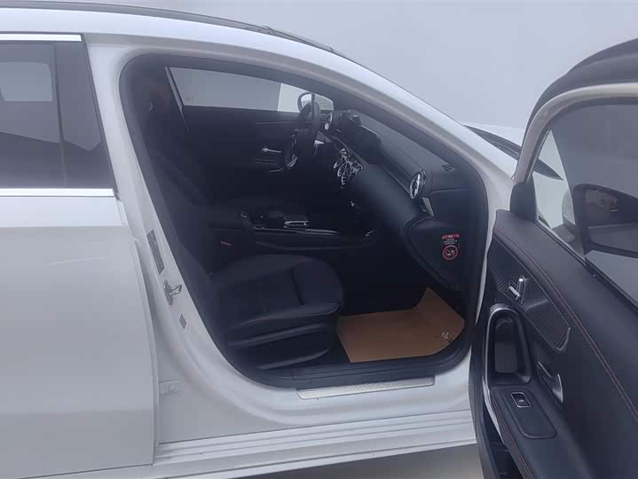 Фото 8 - Mercedes-Benz A-Class