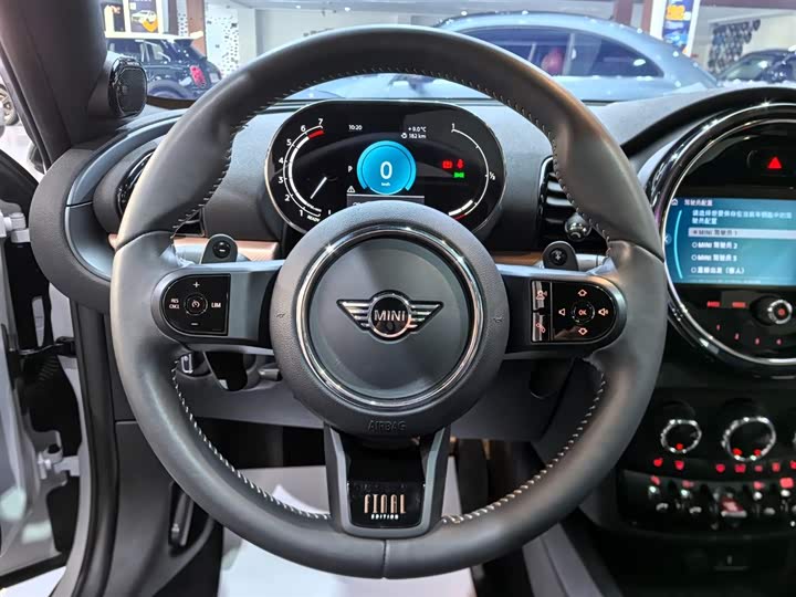 Фото 8 - Mini Clubman