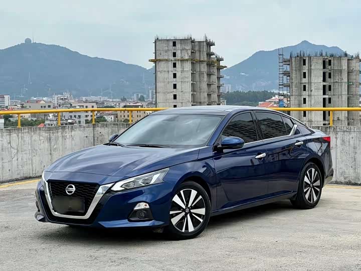 Фото 1 - Nissan Teana