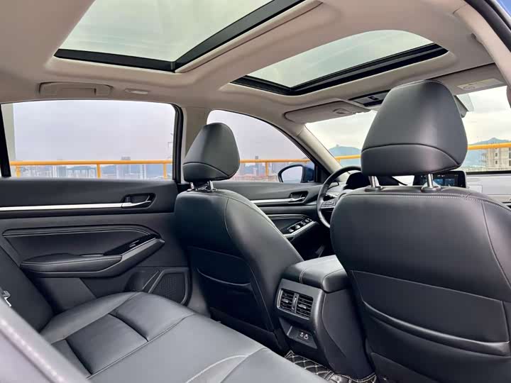 Фото 9 - Nissan Teana