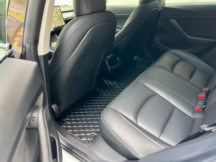 Фото 5 - Tesla Model 3