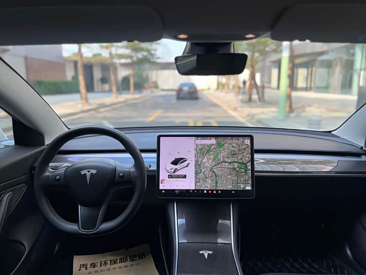 Фото 6 - Tesla Model 3