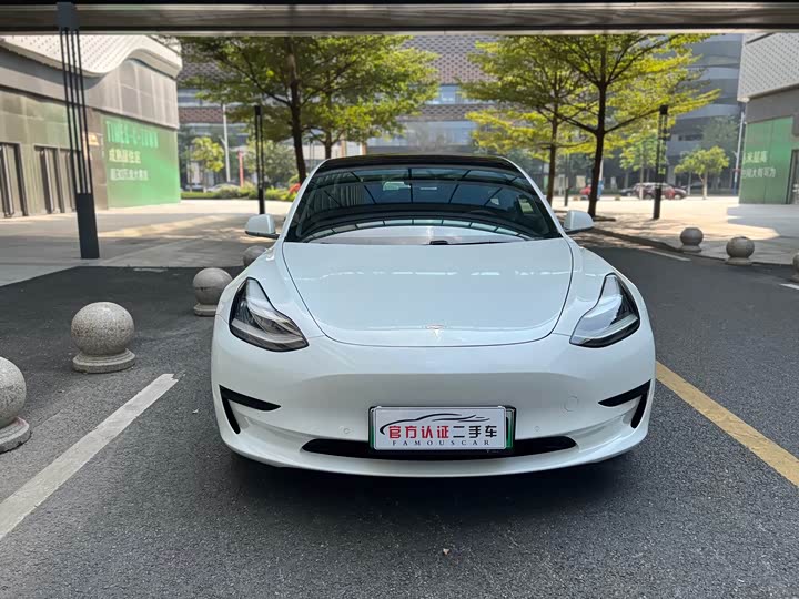 Фото 7 - Tesla Model 3
