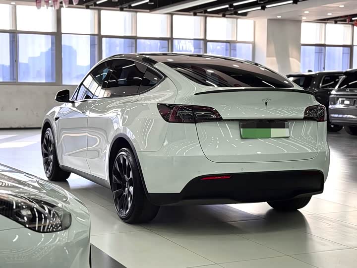 Фото 9 - Tesla Model Y