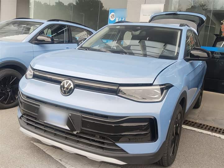 Фото 1 - Volkswagen Tharu