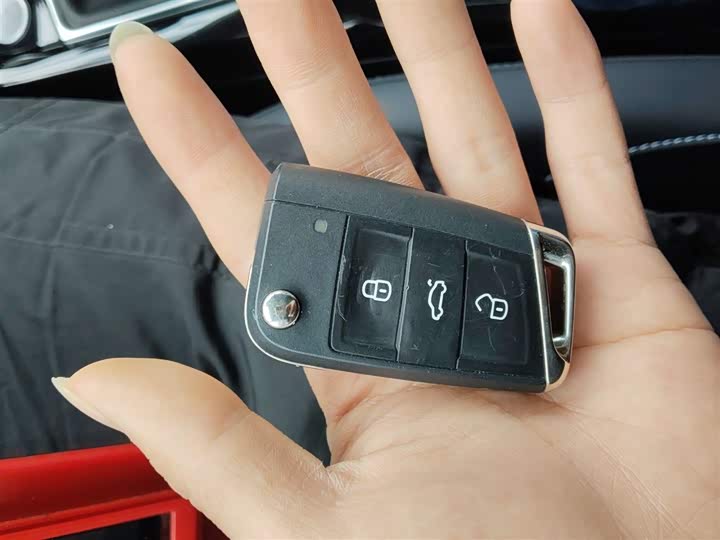 Фото 9 - Volkswagen Tharu