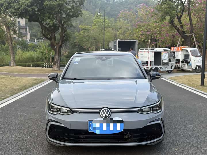 Фото 2 - Volkswagen Golf
