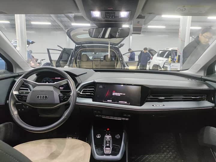 Фото 4 - Audi Q5 e-tron