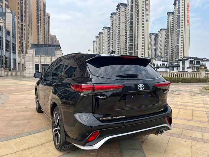 Фото 4 - Toyota Crown Kluger