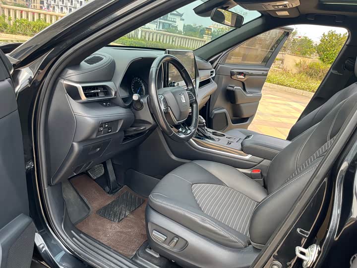 Фото 7 - Toyota Crown Kluger